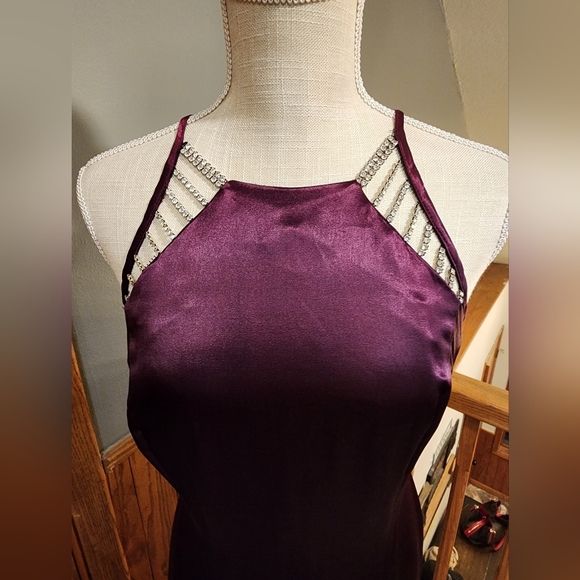 🎈M collection Eggplant gown Size 11/12 preowned gown - Picture 2 of 4